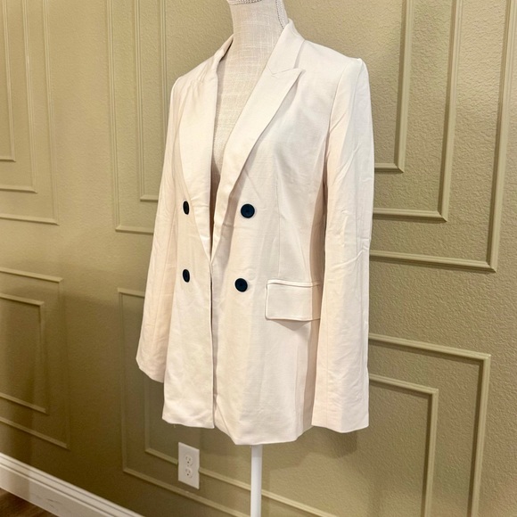 House of Harlow 1960 Women’s Cream Blazer with Black Buttons. Size S - Picture 2 of 6